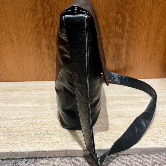 RUDSAK - Black Leather Messenger Bag (Adjustable Crossbody Strap) - Picture 3 of 4